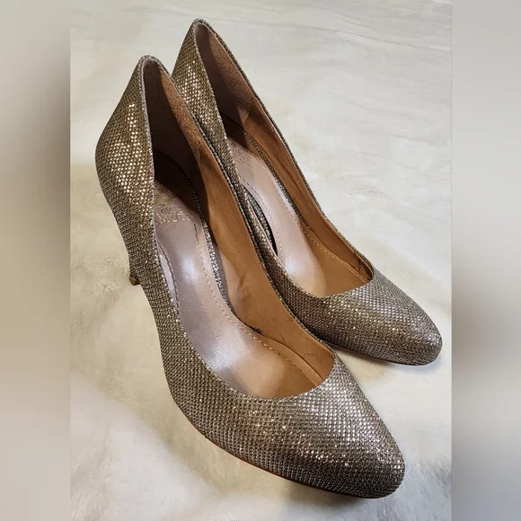 Vince Camuto Kadri Elegant Gold Glitter Pumps, Size 7 - Picture 1 of 6